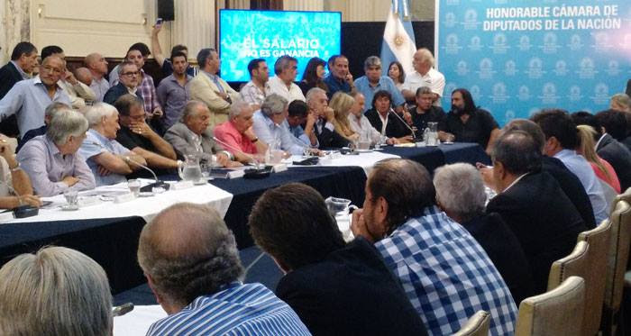 Trade union leaders meet MPs to discuss Argentina's employment emergency
